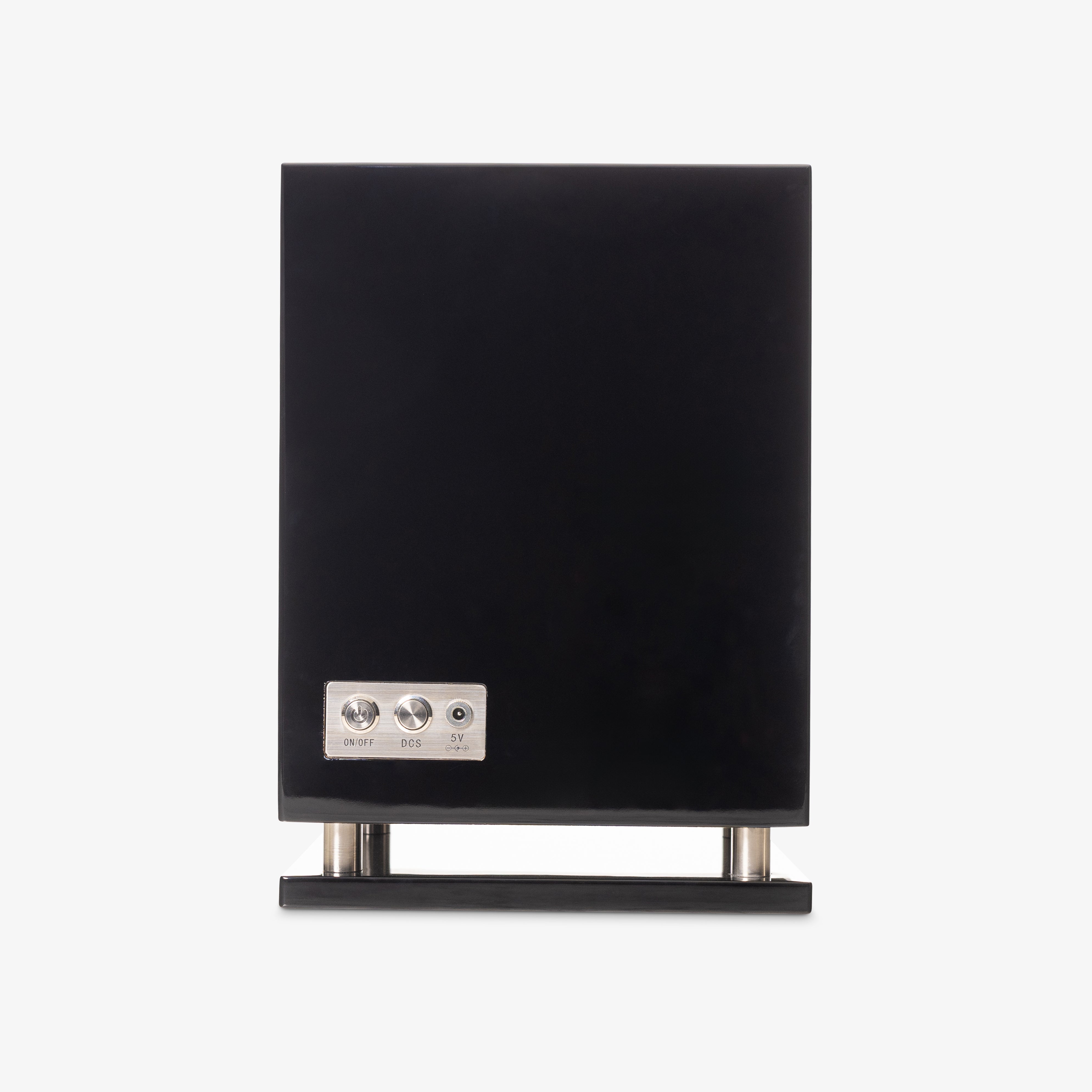 Venti 4 Watch Winder in Piano Black - Back View