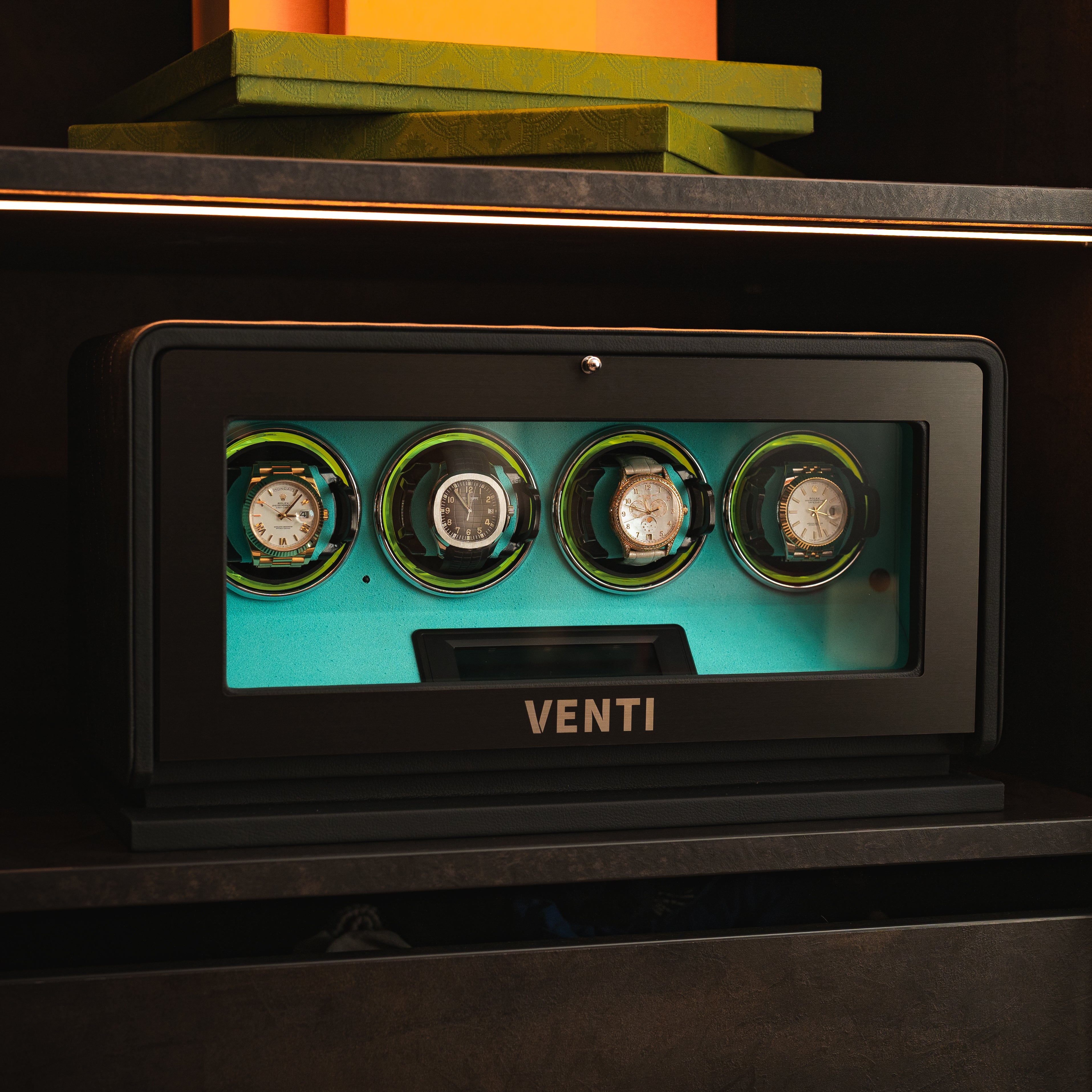 Venti Quad Watch Winder Black Leather Aqua - Lifestyle