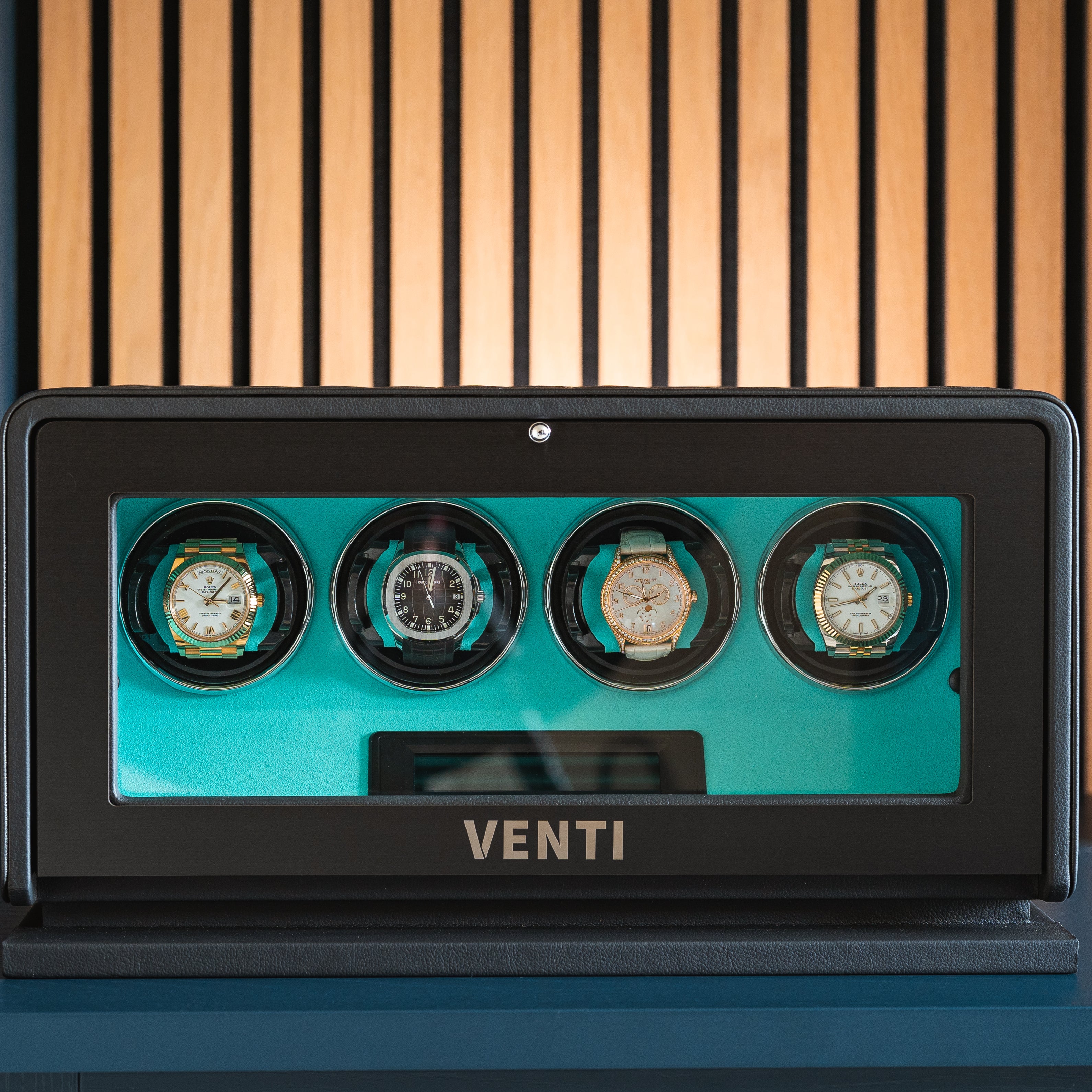 Venti Quad Watch Winder Black Leather Aqua - Lifestyle