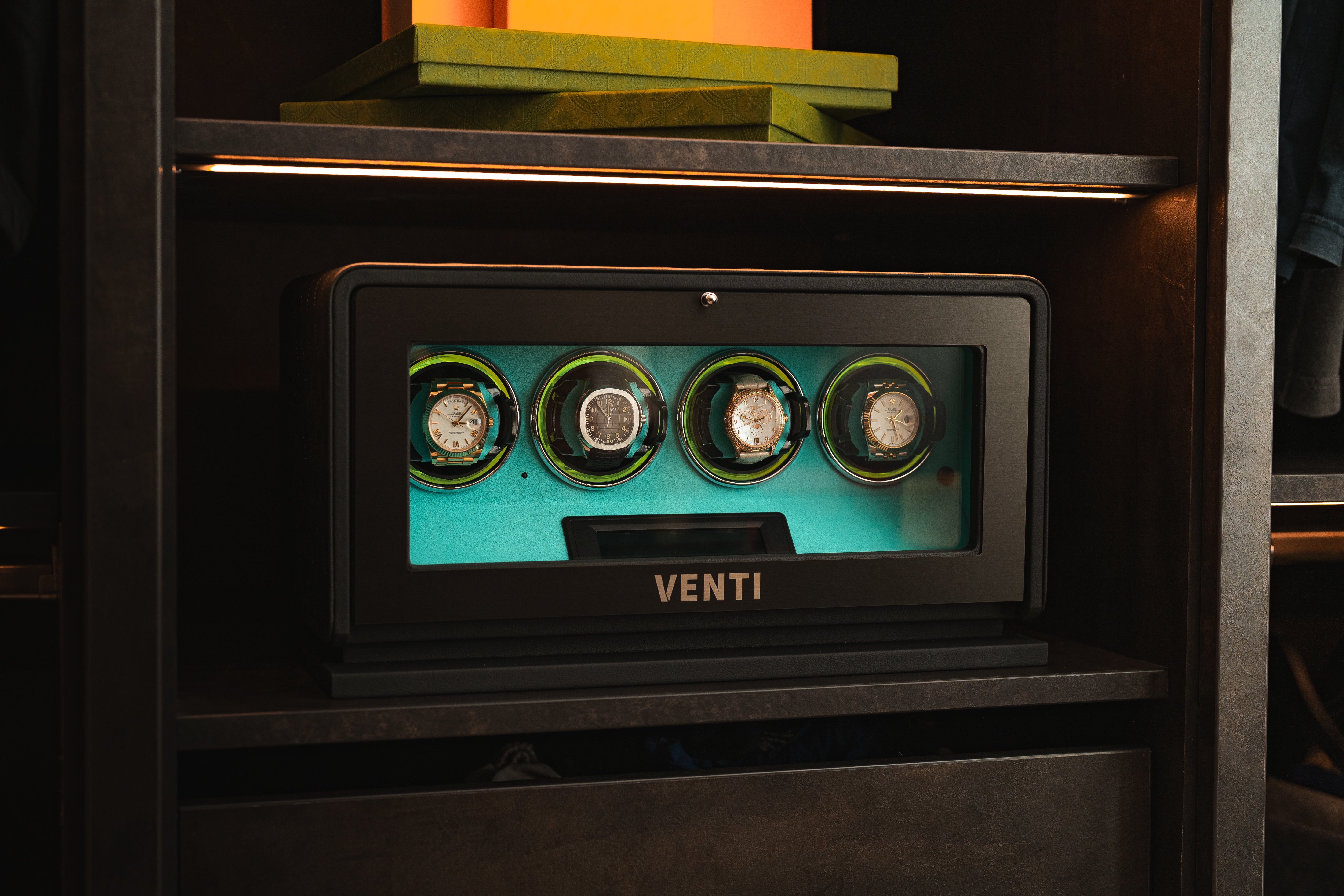 Venti Quad Watch Winder Black Leather Aqua - Lifestyle